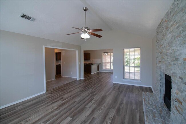 Foto del edificio - 525 NW 171st Terrace