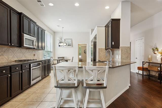 Building Photo - 2704 Lake Ridge Dr