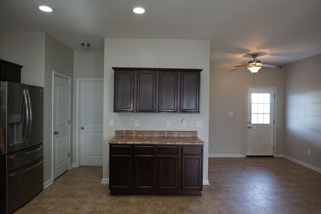 Foto del edificio - 3 Bedroom 2.5 Bathroom with a Bonus Room located in The Cottages at Petersburg Subdivision, Richl...