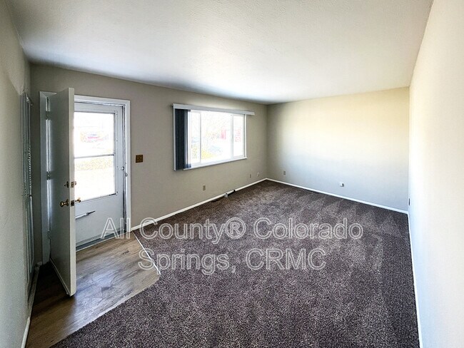 Foto del edificio - 3463 Colony Hills Rd