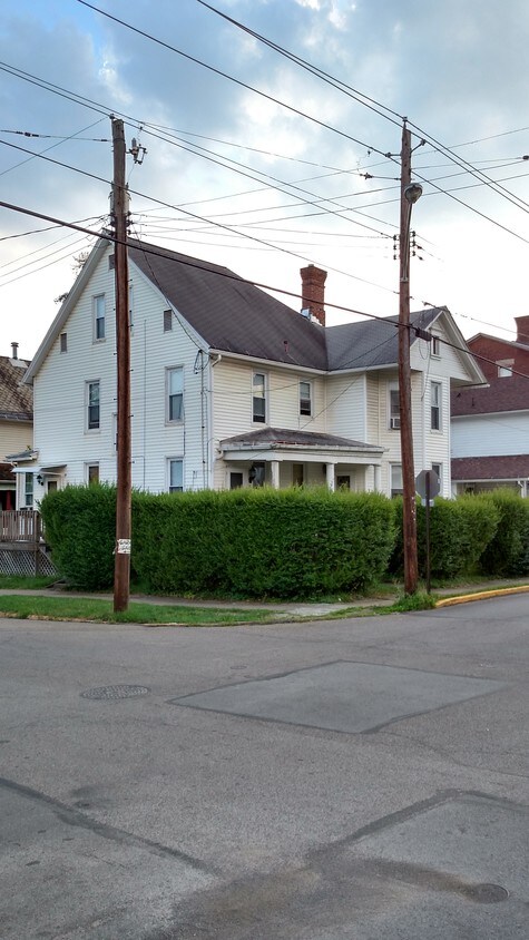 Primary Photo - 245 E Penn St