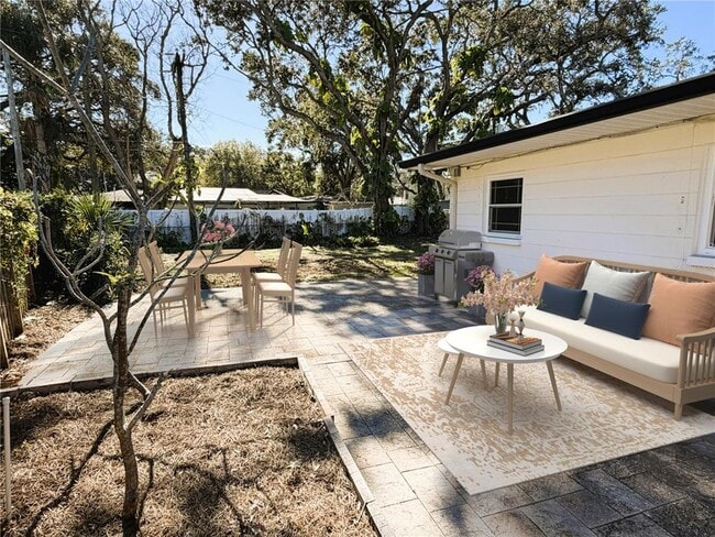 Building Photo - 4640 W Lamb Ave