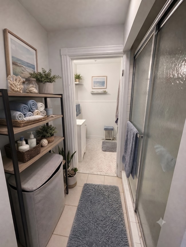 Building Photo - Charming Back Bay Studio on Beacon Street!