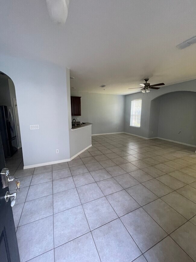Foto del edificio - 6606 S Goldenrod Rd
