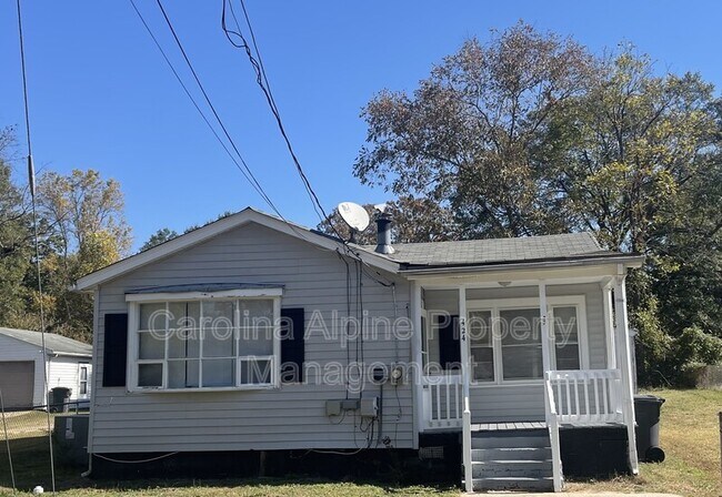 Building Photo - 424 S Maple St