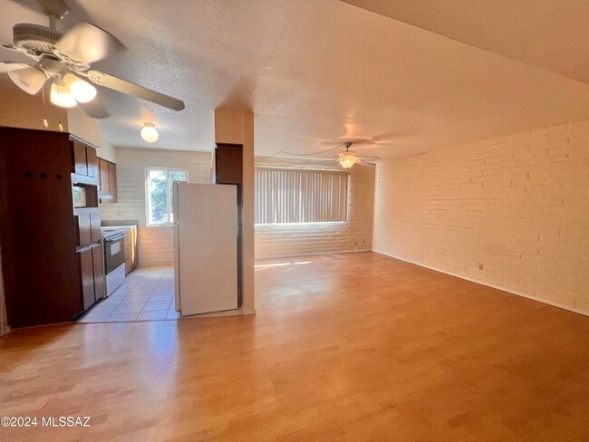 Building Photo - 8450 E Old Spanish Trail