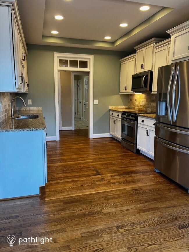 Foto del edificio - 5037 Oak Garden Dr