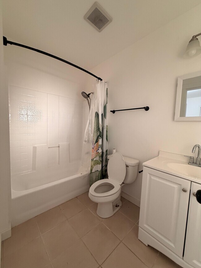 Foto del edificio - 13330 Clairmont Way