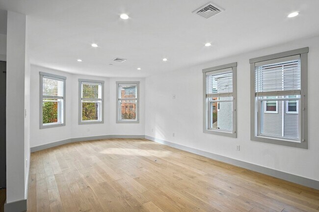 Foto del edificio - 26 Crescent Ave