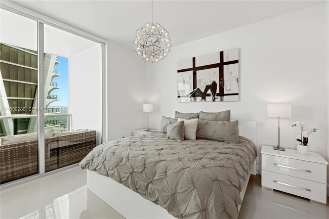 Building Photo - 900 Biscayne Blvd