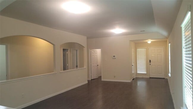 Building Photo - 6114 El Granate Dr