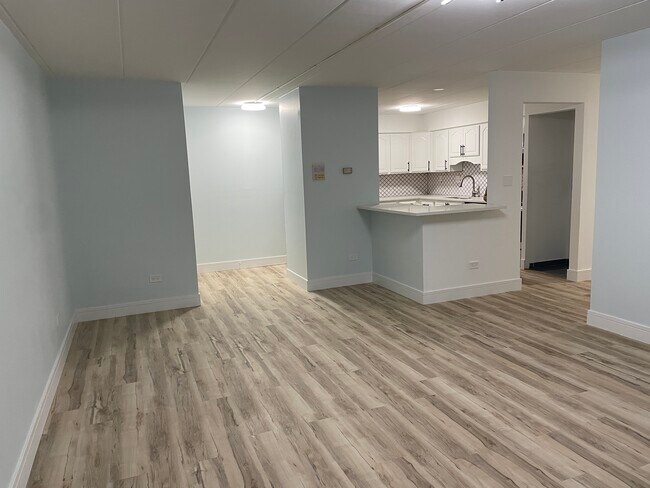 Sala de estar - 1220 S Lorraine Rd