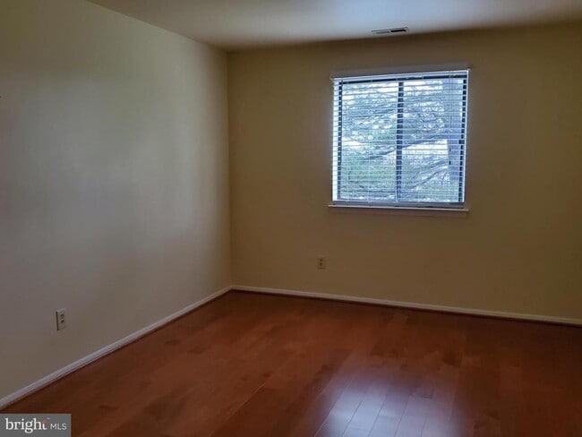 Building Photo - 1002 Spring Gate Rd