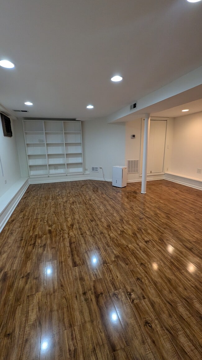 Foto del edificio - 1222 W Hubbard St