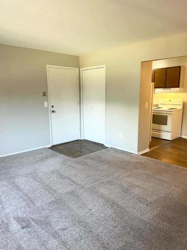 Building Photo - Charming 1 bedroom/1bath apartment near Do...