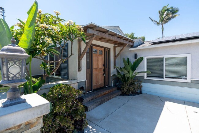 Foto del edificio - 3 Bedroom Home with Solar in Bay Park