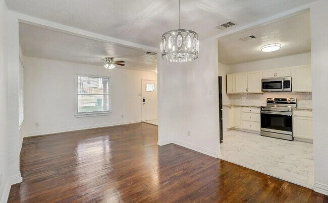 Foto del edificio - 132 Nelson Ave