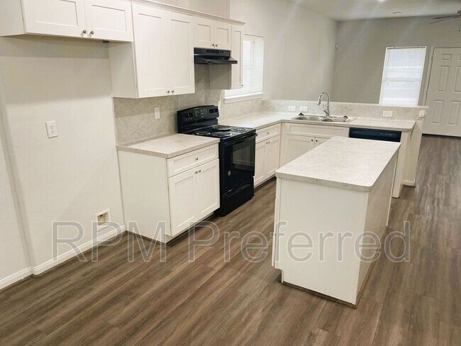 Foto del edificio - 8722 Scott St