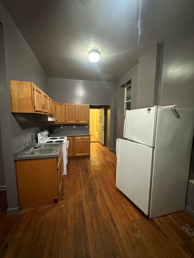 Building Photo - 998 IL-96