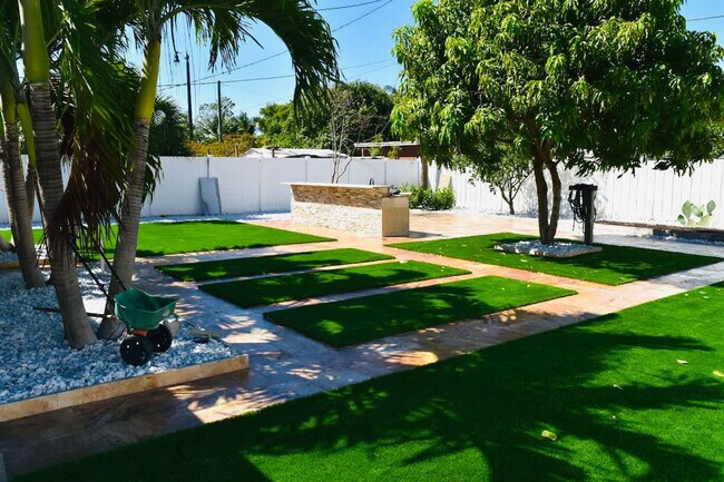 Foto del edificio - 4211 NE 13th Ave