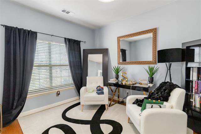 Foto del edificio - 2409 Eisenhower Dr