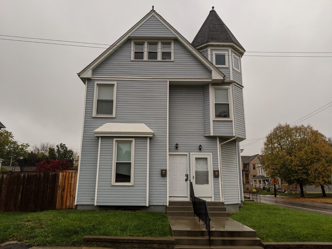 Primary Photo - 1111 Franklin Ave