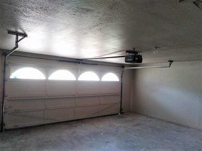 Building Photo - 714 Elmridge Dr