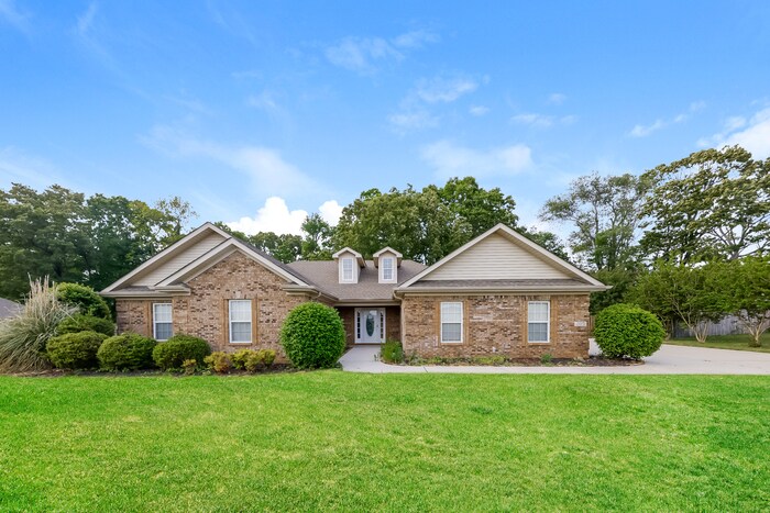 Primary Photo - Wonderful 4 Bedroom
