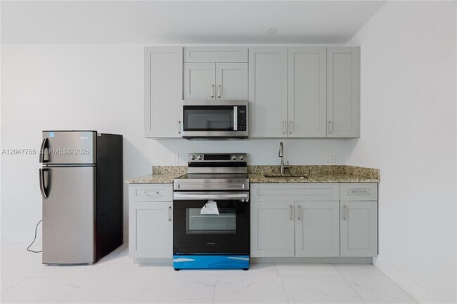 Foto del edificio - 2621 SW 12th Terrace
