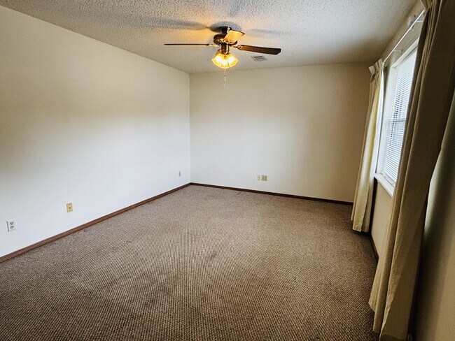 Building Photo - 311 McKennon Ct