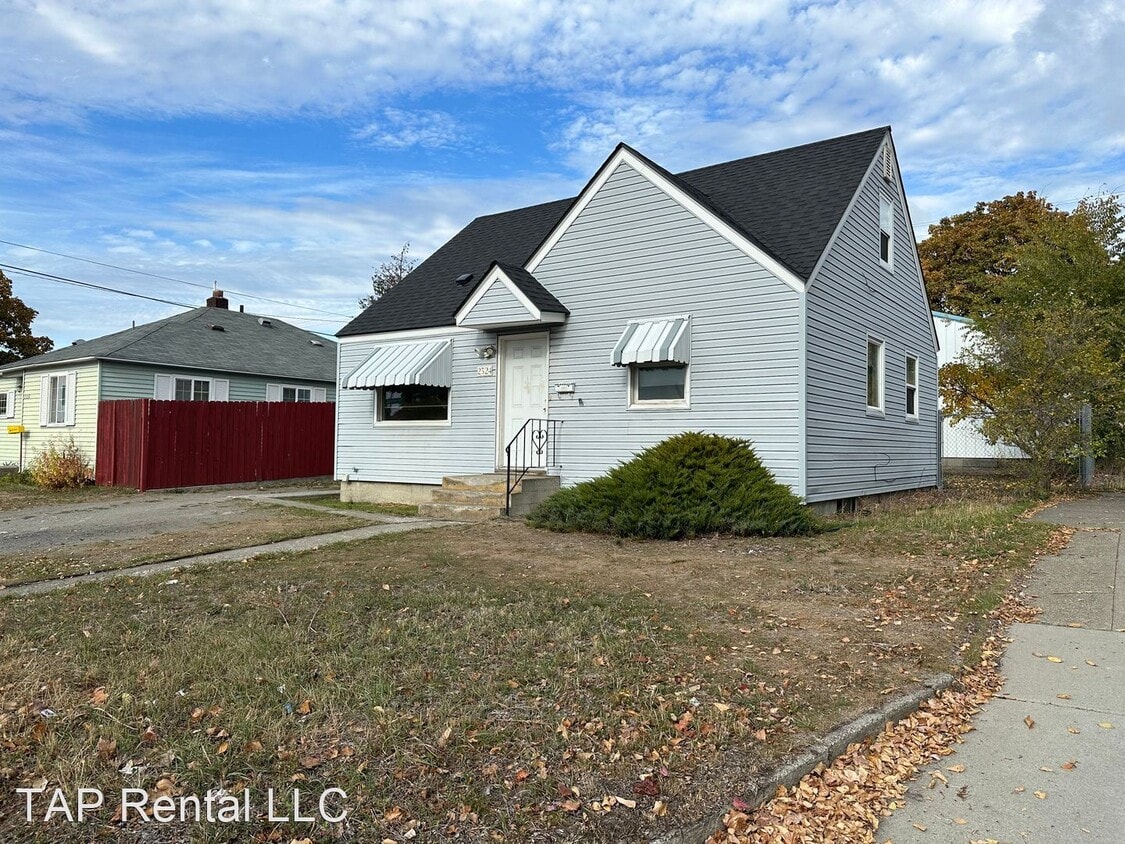 Primary Photo - 3 br, 1 bath House - 2524 W Wellesley