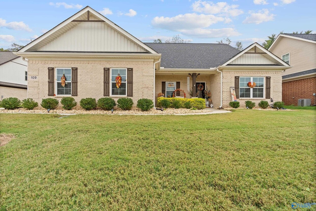 Primary Photo - 109 Ivy Vine Dr