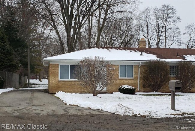Building Photo - 51116 Fairchild Rd