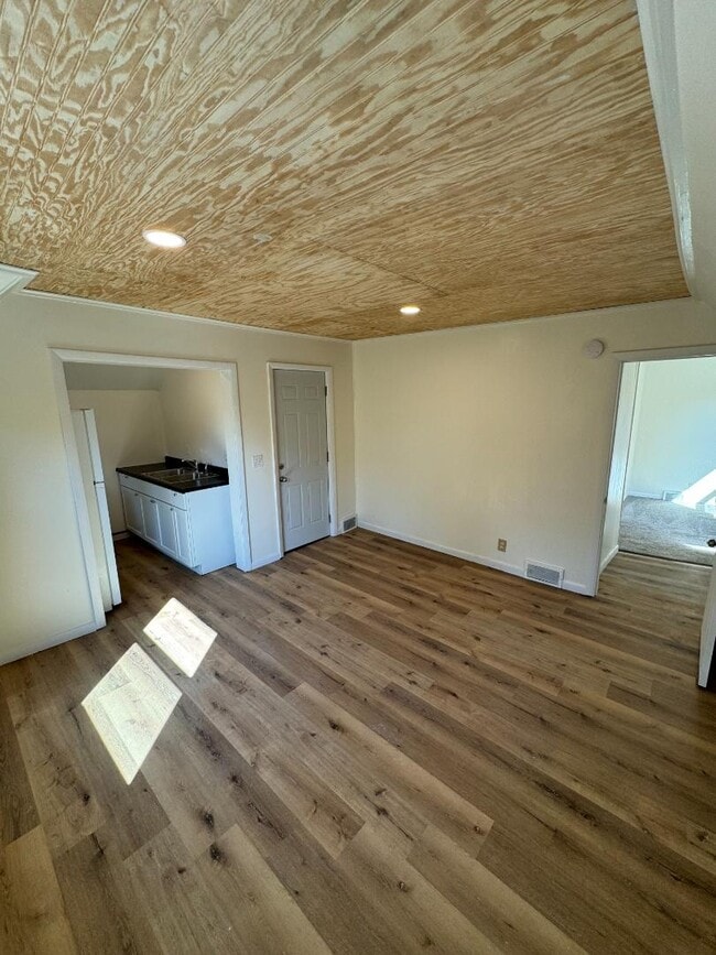 Foto del edificio - 622 E Locust St