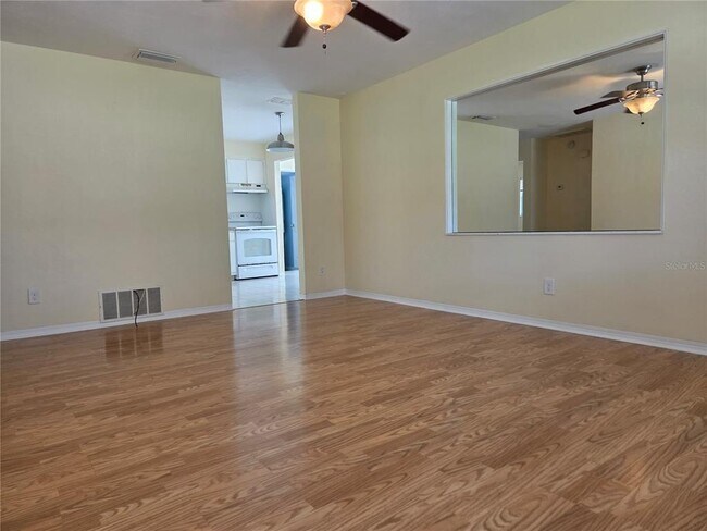 Building Photo - 6220 5th Ave S