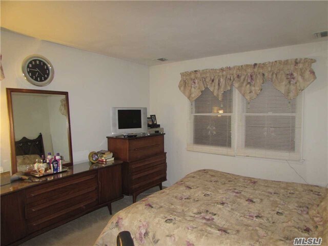Foto del edificio - 1866 Wantagh Ave