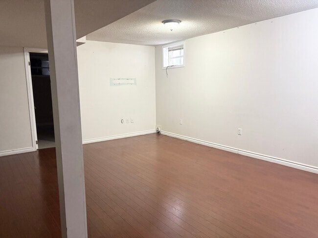 Building Photo - 2 BED - 2 BATH - BRAMPTOPN - BASEMENT