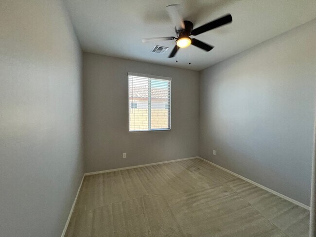 Building Photo - 1029 S 175th Dr