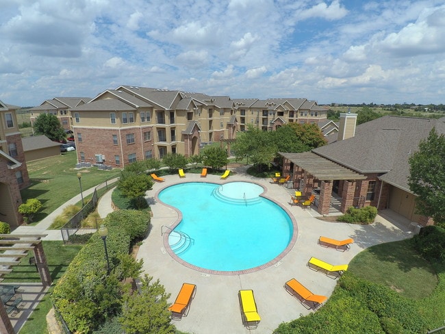 Building Photo - Plum Creek Apartments