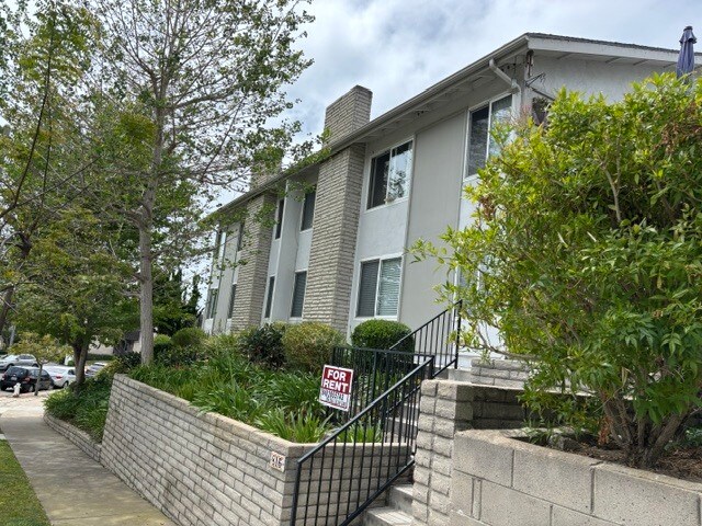 Building Photo - 816 Amigos Way