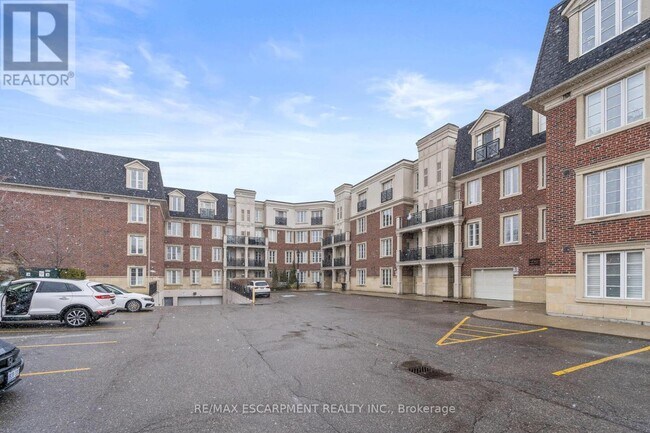 Photo du bâtiment - 3351-3351 Cawthra Rd