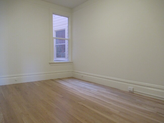 Building Photo - 910 Florida St