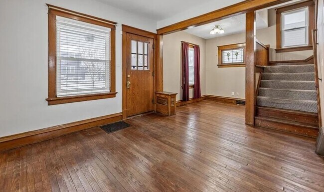 Foto del edificio - 2 Bedroom 1 Bathroom Home in Cedar Rapids