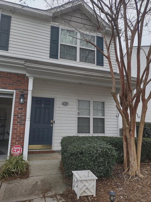 Building Photo - Room in Townhome on Singleleaf Lane