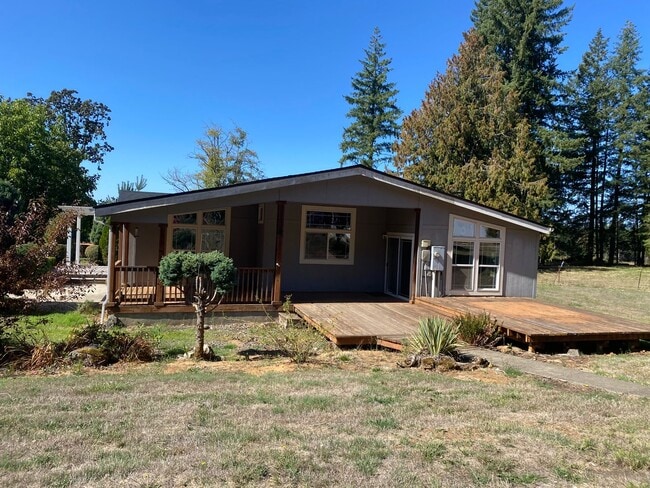 Building Photo - Spacious 4-Bed, 2-Bath Home on 5+ Acres
