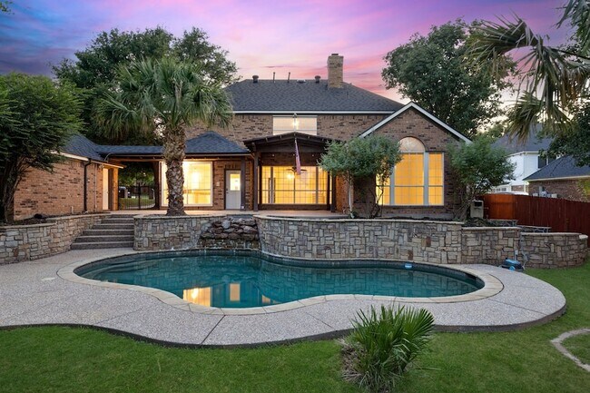 Building Photo - 545 Oak Hill Dr