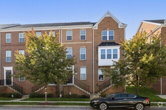 Building Photo - 4527 Foster Ave