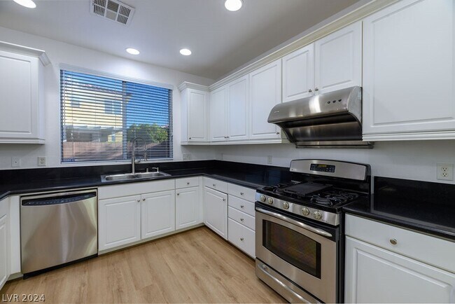 Building Photo - 7403 Atacama Ave