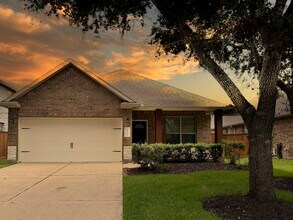 Building Photo - 24510 Avellino Ct