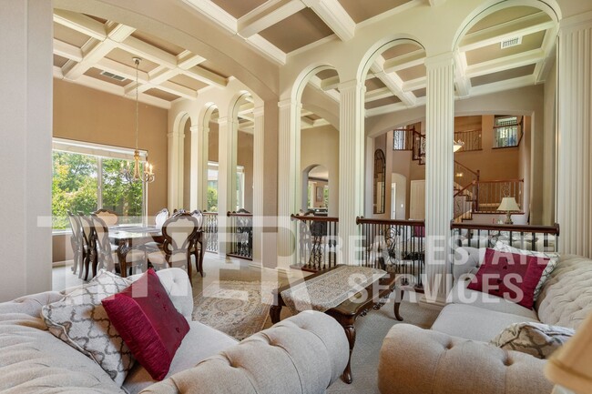 Building Photo - **$500 off First months rent: See terms be...